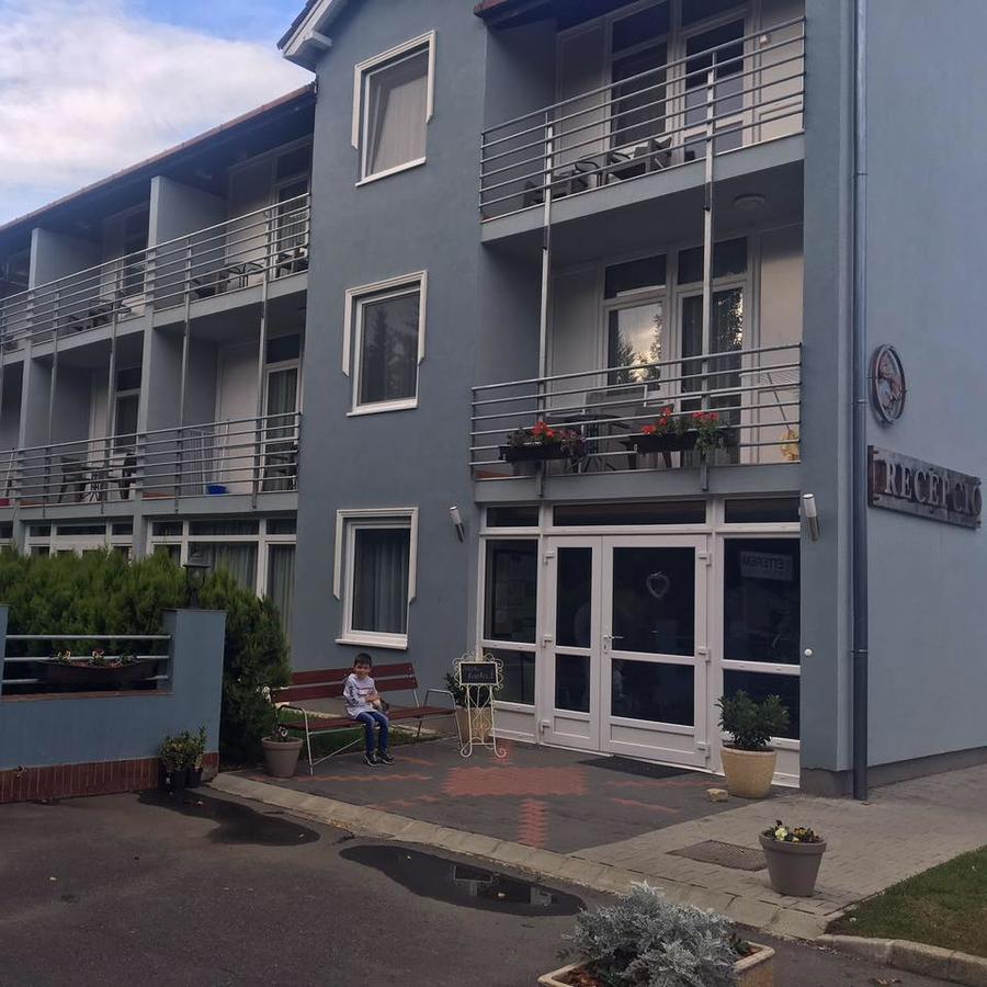Solar Club Apartman Sopron Exterior foto